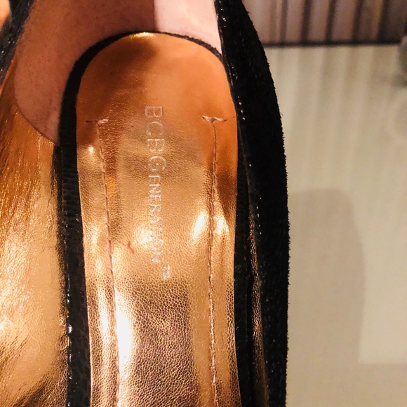 BCBGenerations Platform Pump - Picture 3 of 4